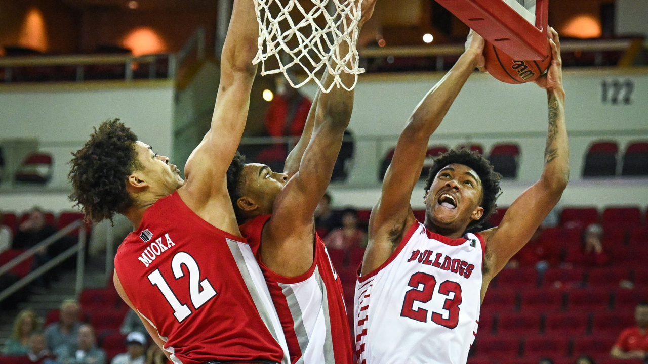 Bulldogs falter late and drop a close one against UNLV