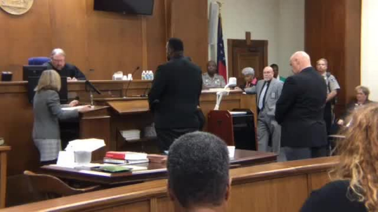 Video: Former Macon cop pleads guilty to having sex with suspect (Video ...