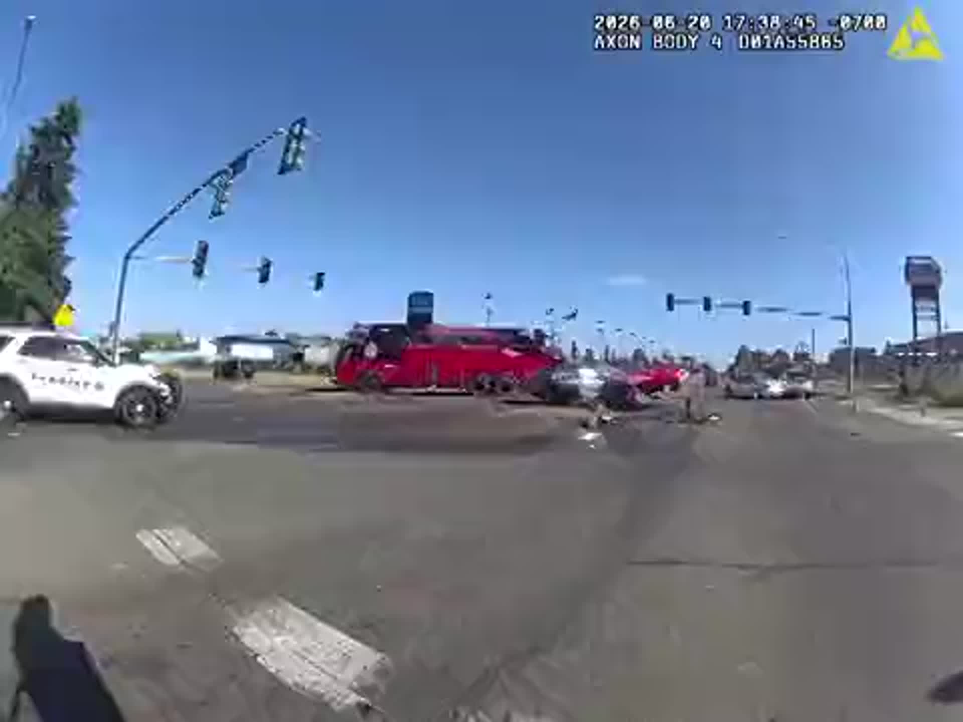 Three-car smash-up: Driver fleeing deputies wrecks on Pacific Avenue