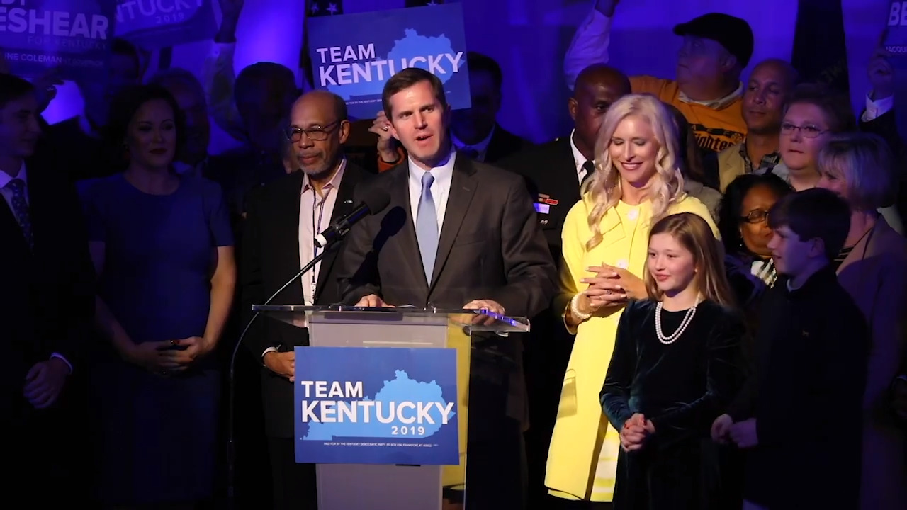 How did Trump-loving voters in Mississippi, Kentucky choose such different governors?