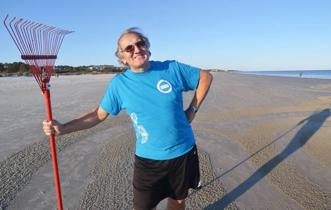 The making of a beach labyrinth