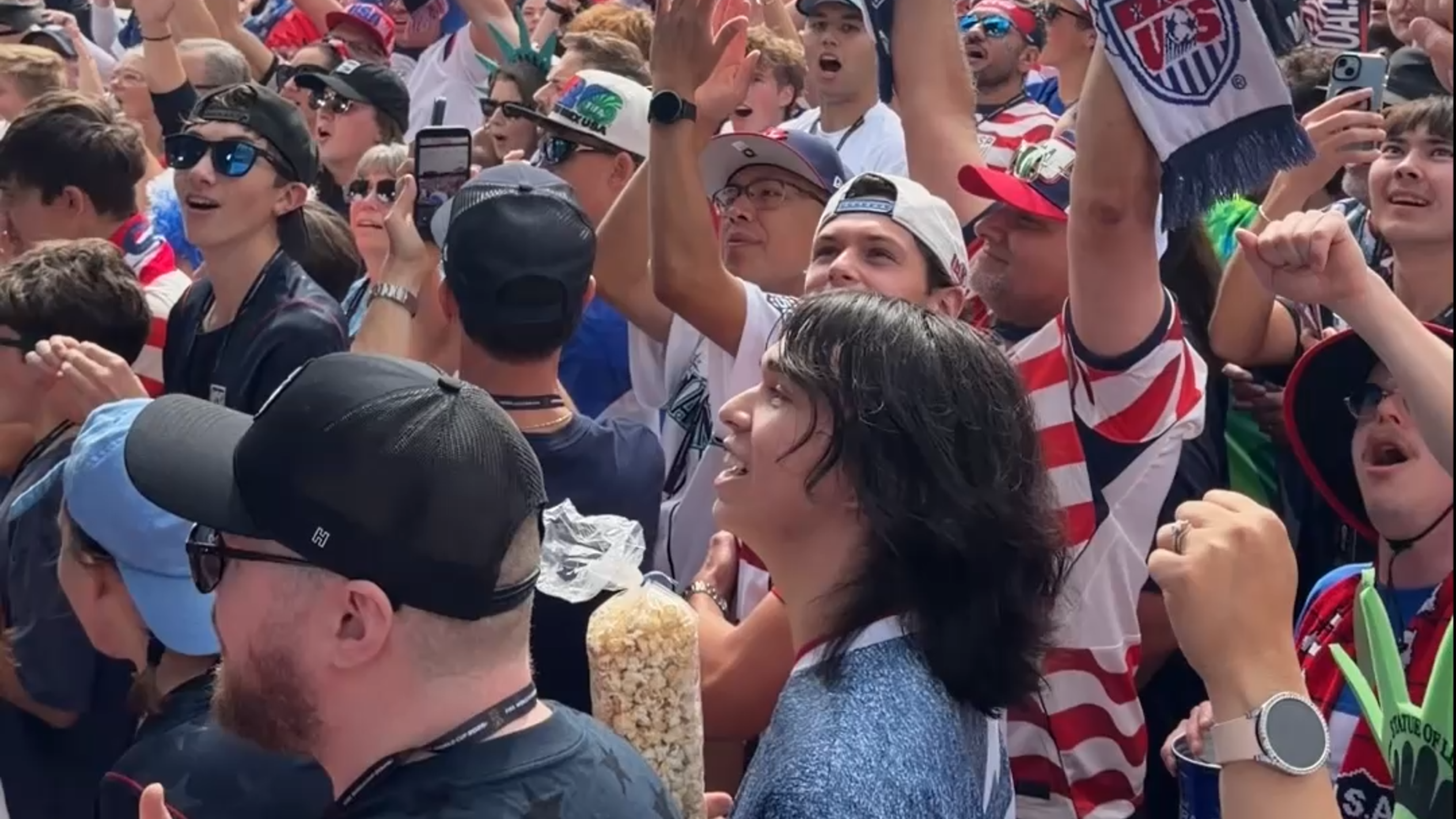 What a party! U.S. dominates Australia 2-0 in 1st USA Seattle World Cup match