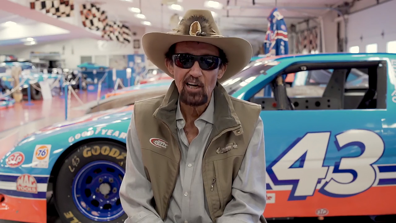 NASCAR legend Richard Petty gets his COVID-19 vaccine