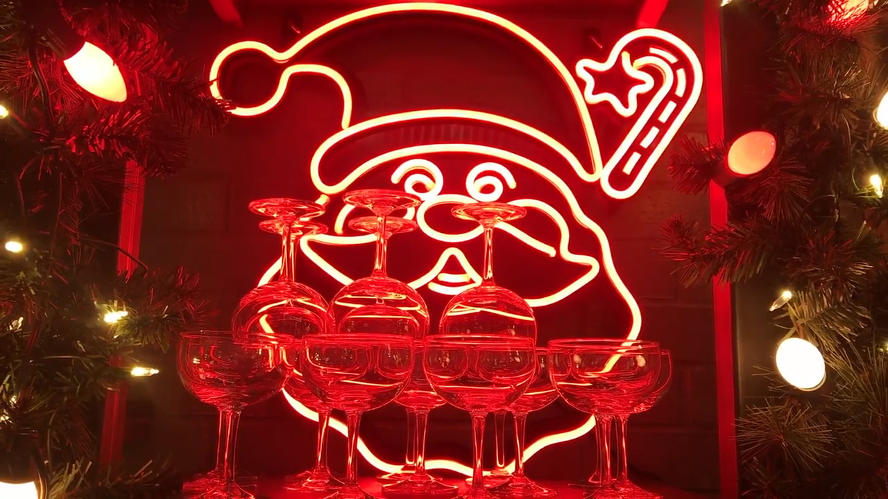 Holiday pop-up bars spread the holiday spirit