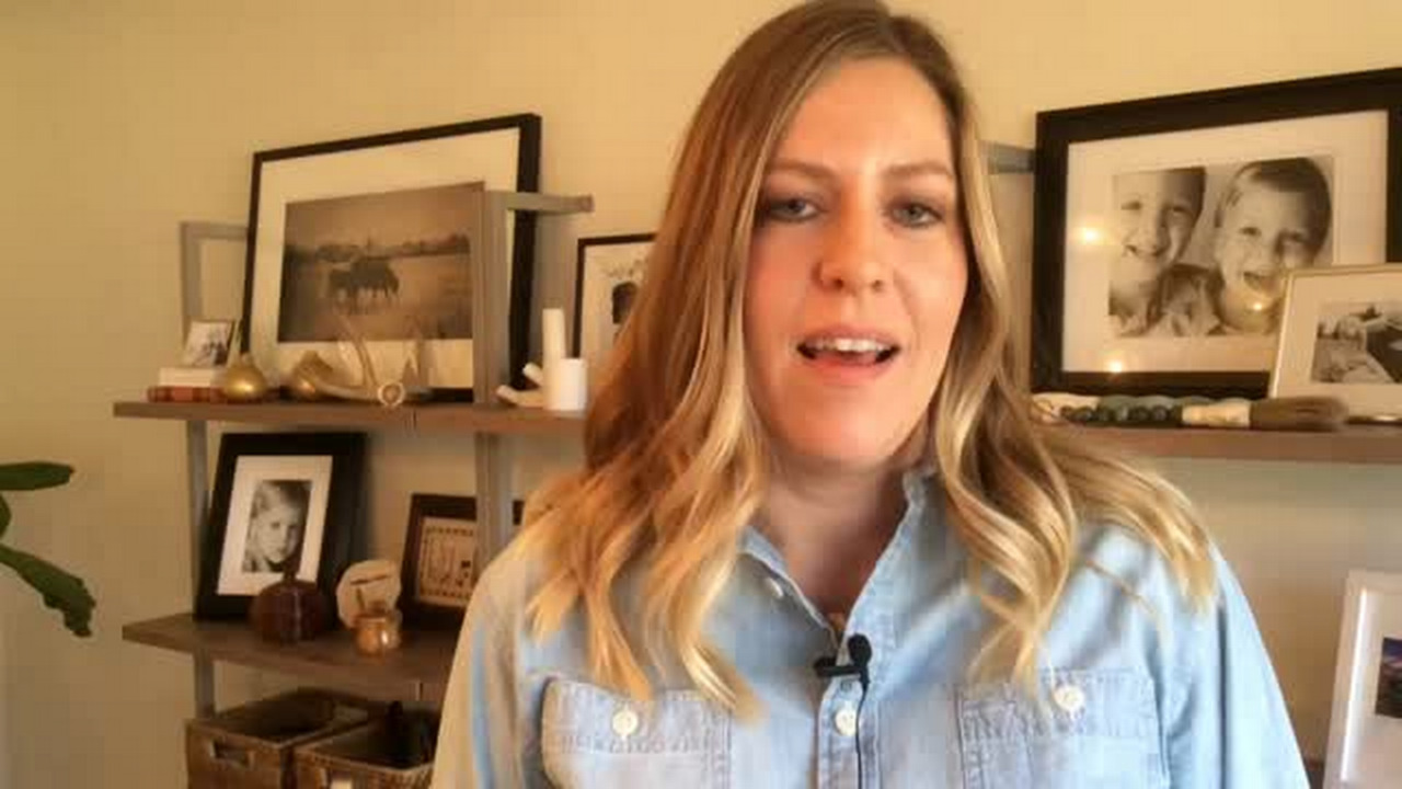 VIDEO: Re-creating a bathroom from a Pinterest pin