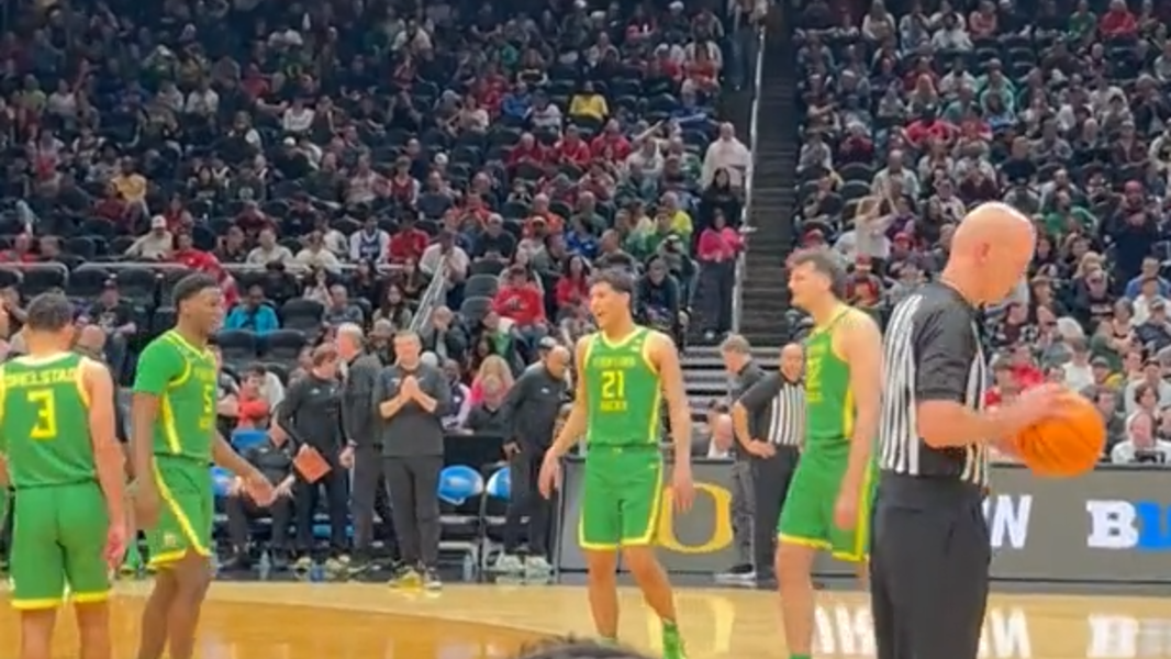 Caleb Love finds Arizona’s way back past Oregon, into Sweet 16 in roaring Seattle NCAAs