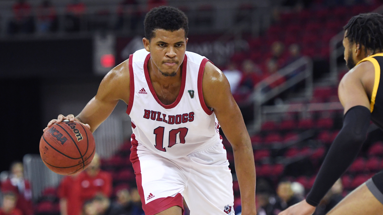 Fresno State’s Robinson and Holland help Bulldogs defeat Spartans 79-59