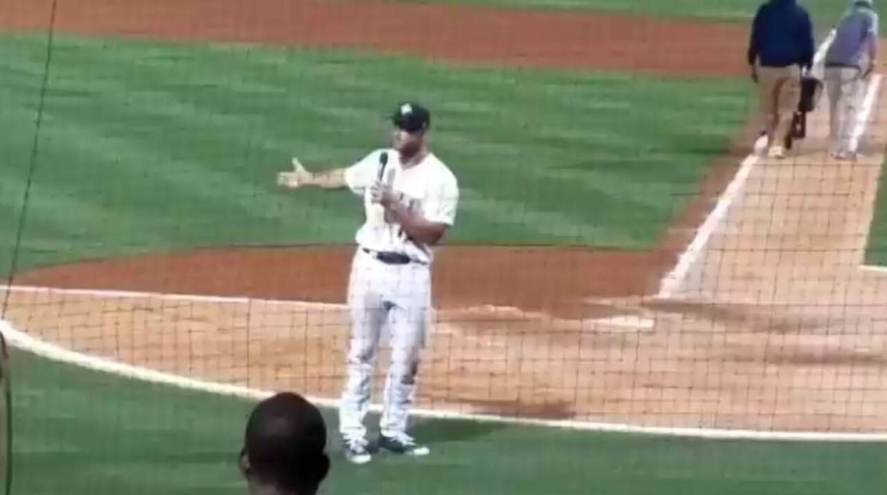 Tim Tebow shares message at Fireflies' Faith and Family Night