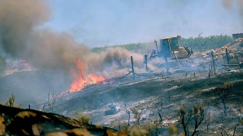 Firefighters battle another brushfire near Benton City