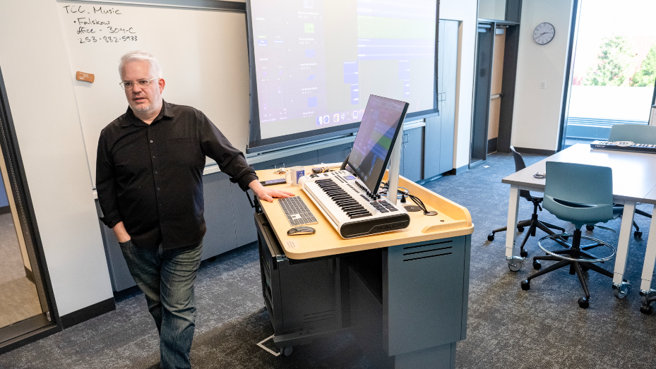 Tacoma students use new music tech at innovative learning center