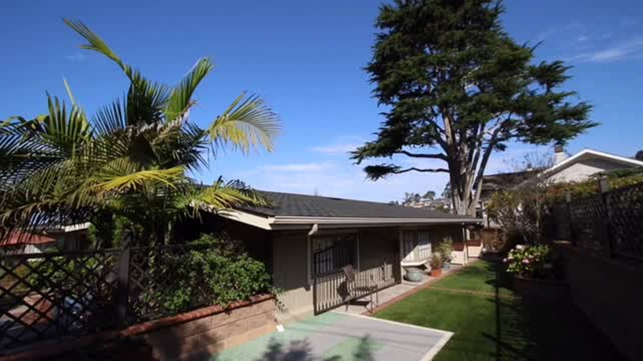 Take a tour of the Thomas garden in Morro Bay