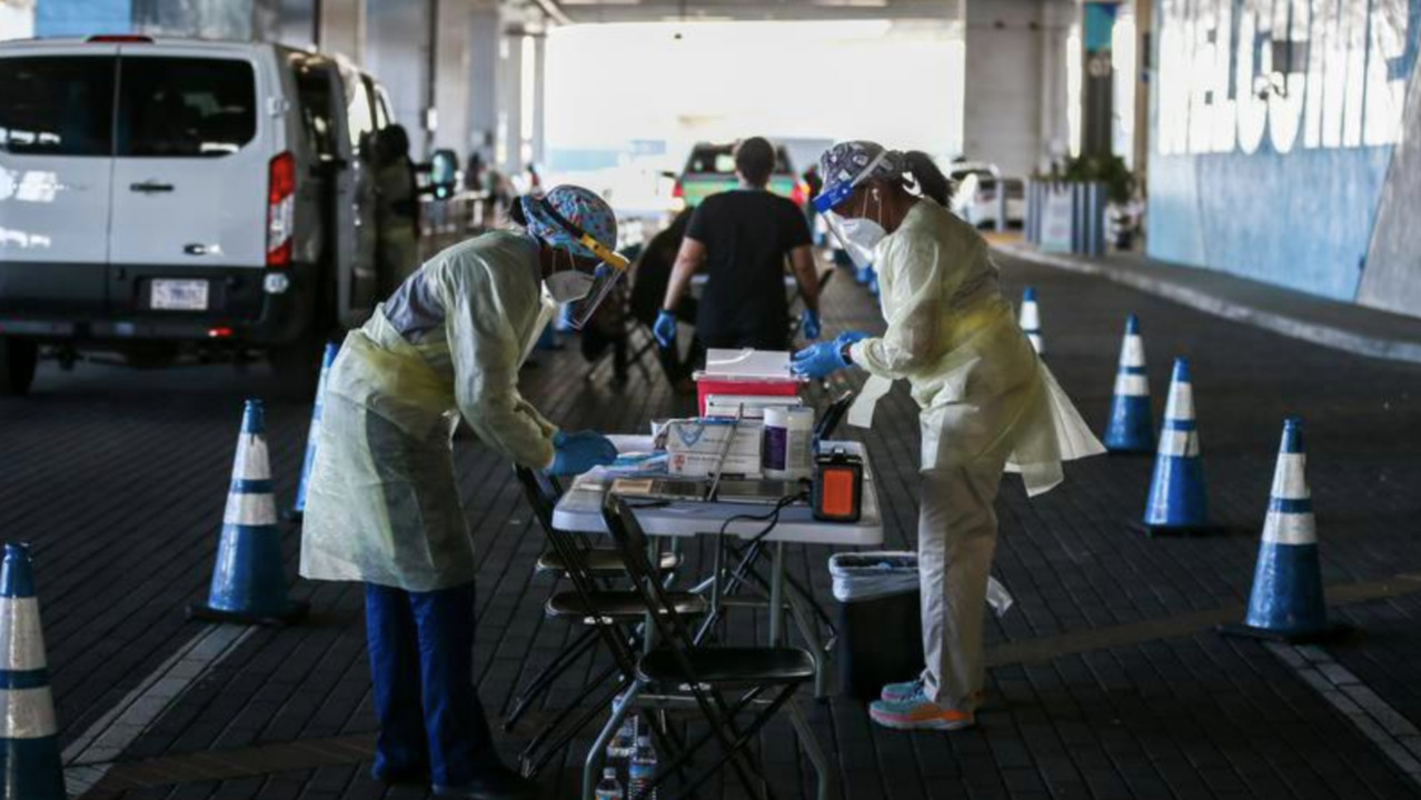 Miami-Dade’s vaccination pace still slowing. Would pizza and a shot help?
