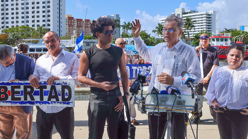 Reclaman derecho de los cubanos a regresar a la isla