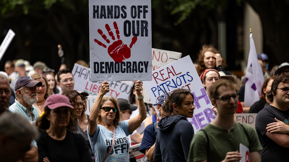 Thousands rally in Fort Worth against Trump administration (Video ...