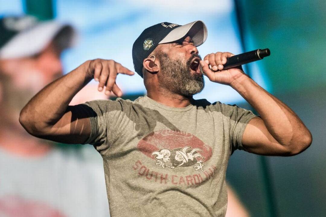 Darius Rucker sings ‘Southern State of Mind’ at Colonial Life Arena