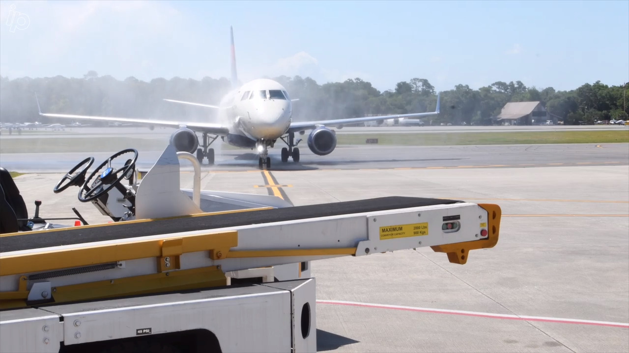 Drought greets Delta, Hilton Head’s newest airline, with diluted water salute