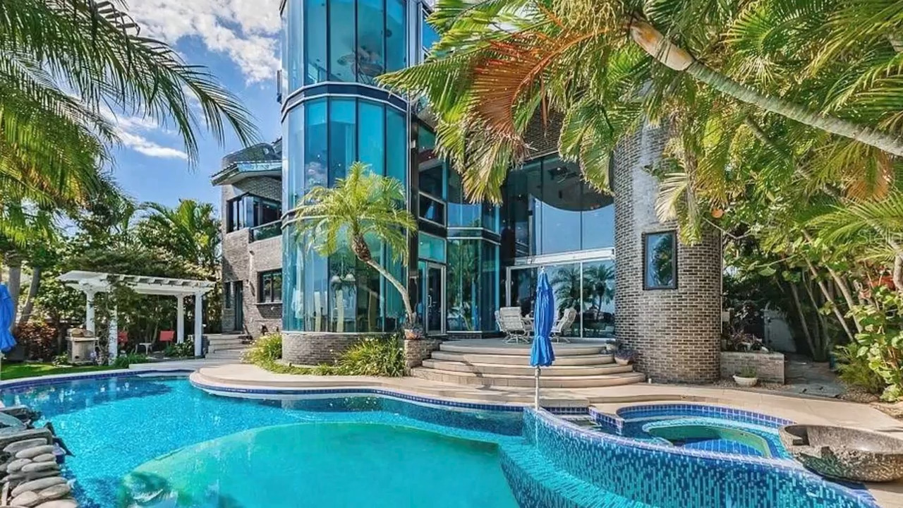 Tour this $3.49 million Belleair Beach, Florida home