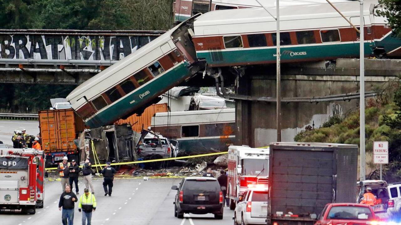 'Multiple fatalities' on derailed Amtrak train