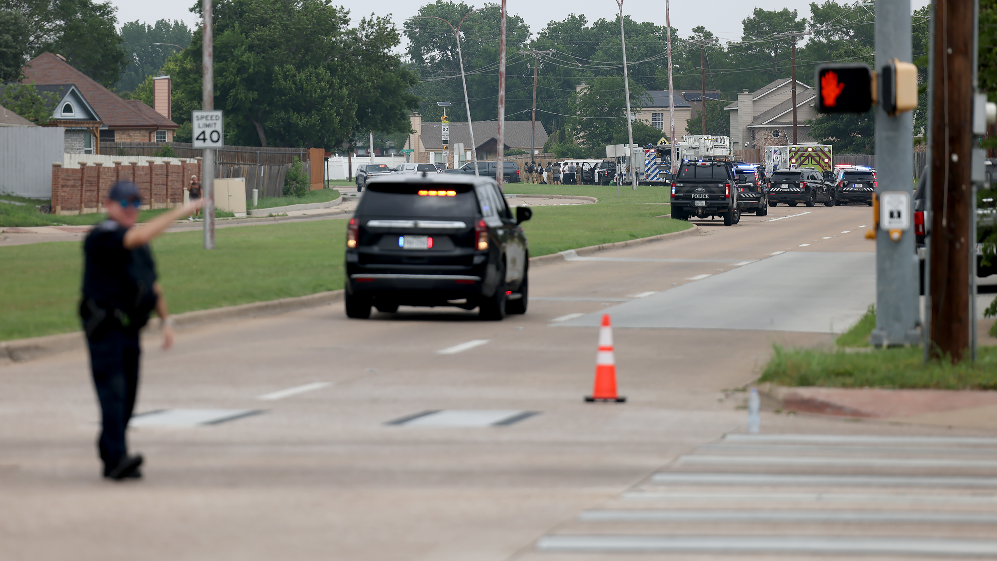 Fort Worth police give update on shooting of civilian officer