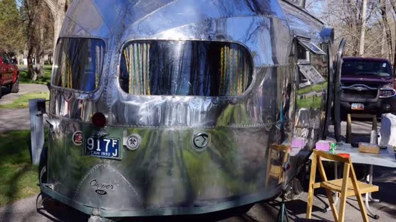 Vintage-trailer enthusiasts camp in retro style