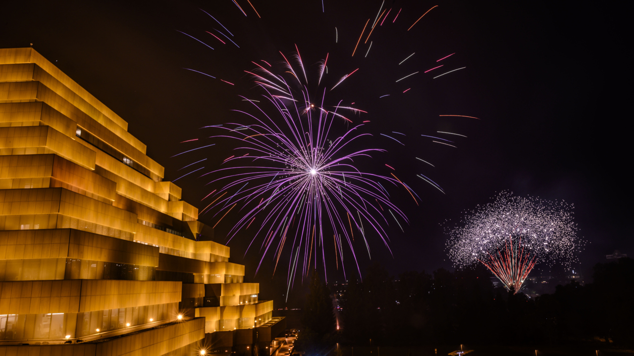 Watch dazzling 4th of July firework celebrations in West Sacramento