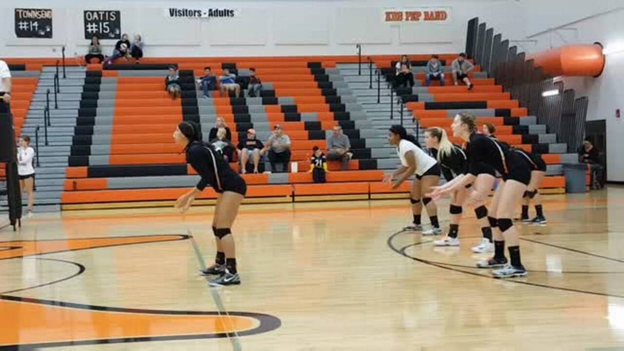 Kamiakin volleyball keeps season alive with pair of wins