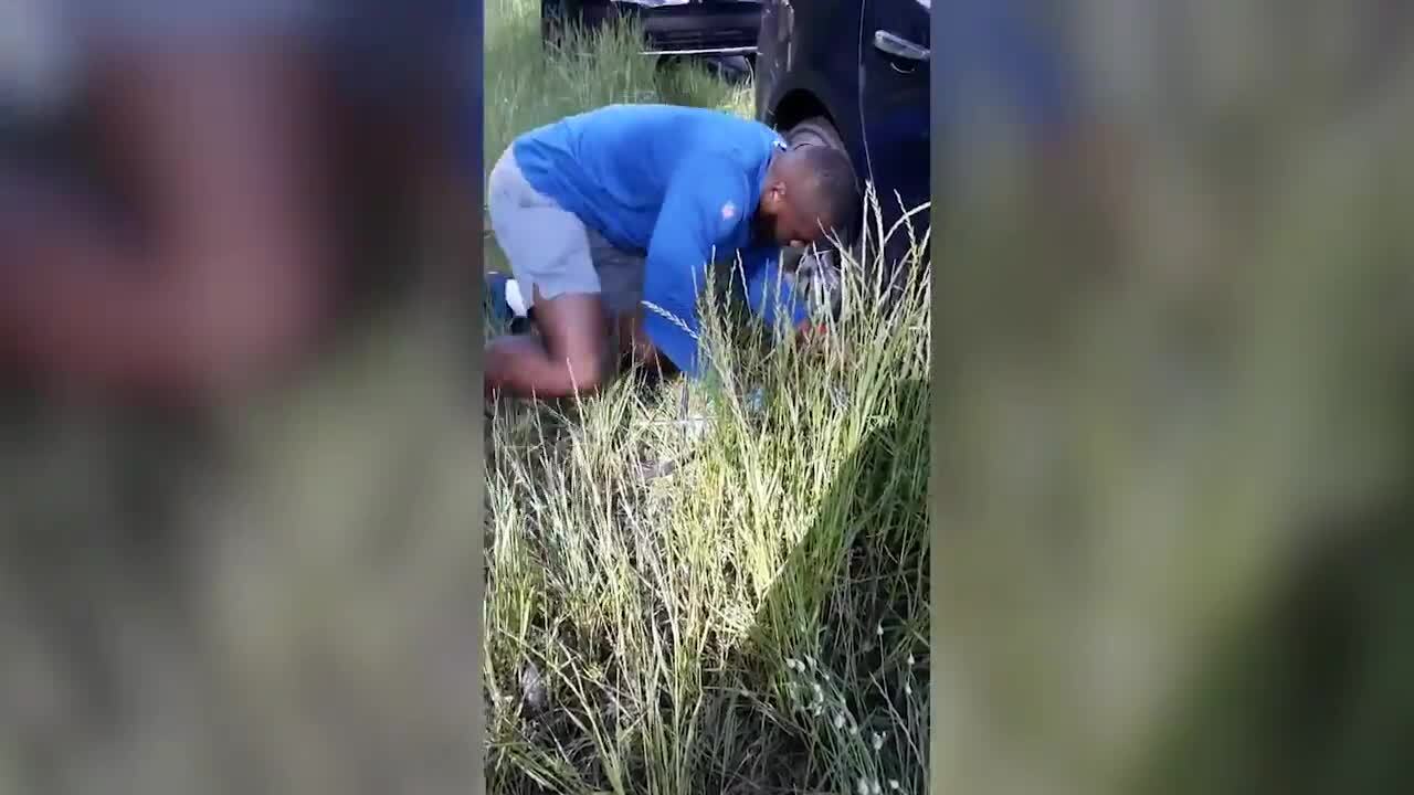 She had a flat tire in rural SC. Then an NFL player pulled over to help, video shows
