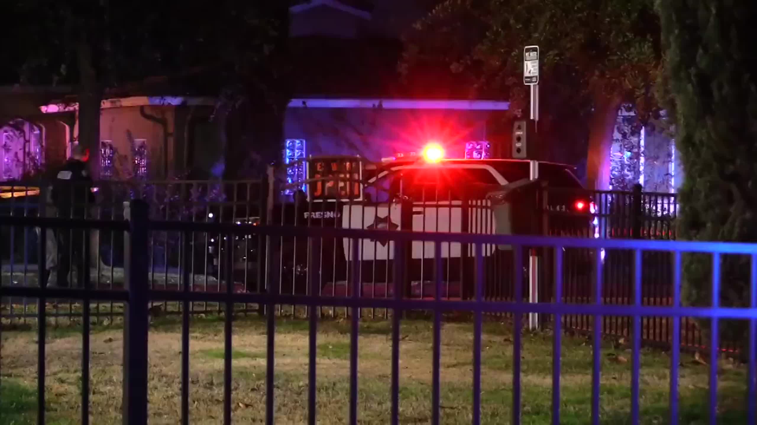 One person dead after shooting at Fresno apartment complex. Police seek two suspects
