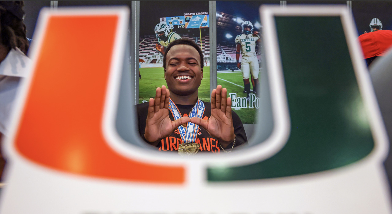 Miami Central players sign with the University of Miami and FIU during signing day