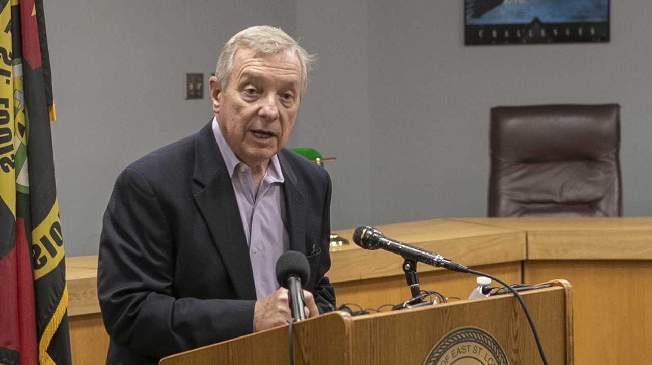 During stop in East St. Louis, Senator Durbin talks about CARES Act and unemployment benefits