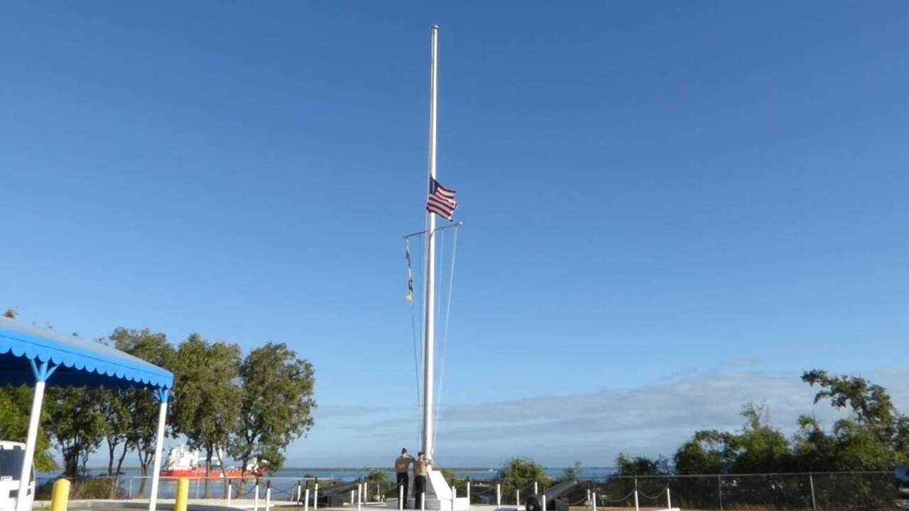 Guantánamo pays respects to the Florida school shooting victims
