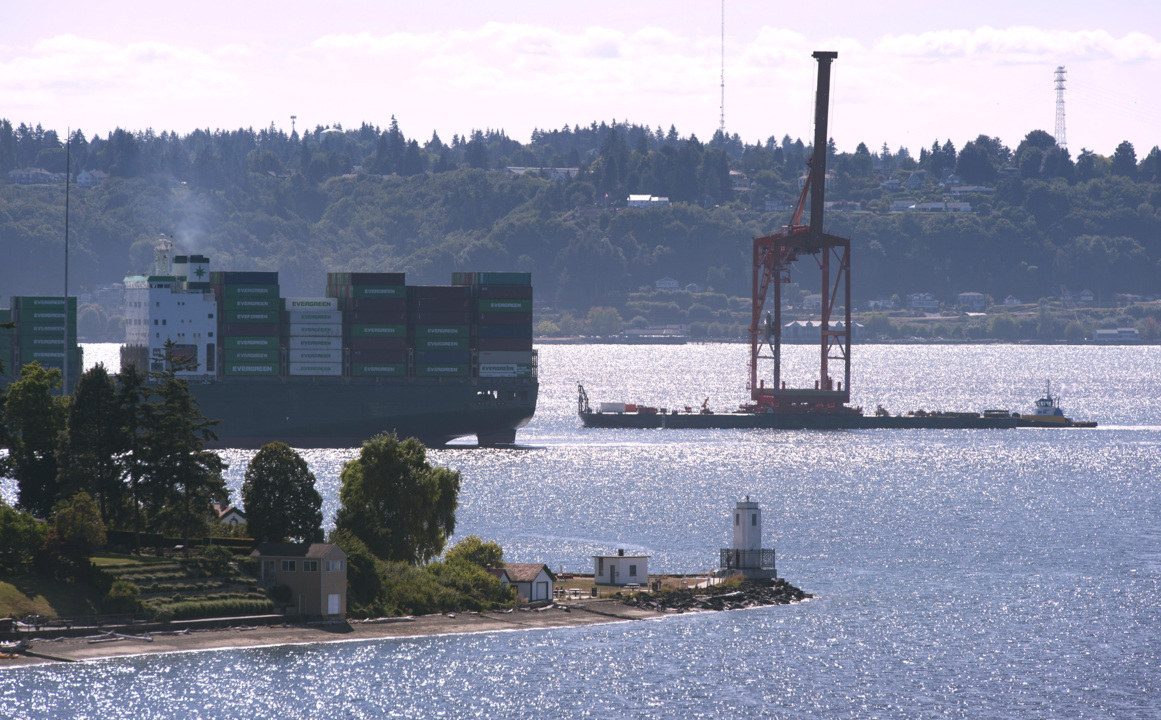 Crane arrival signals modernization at Port of Tacoma