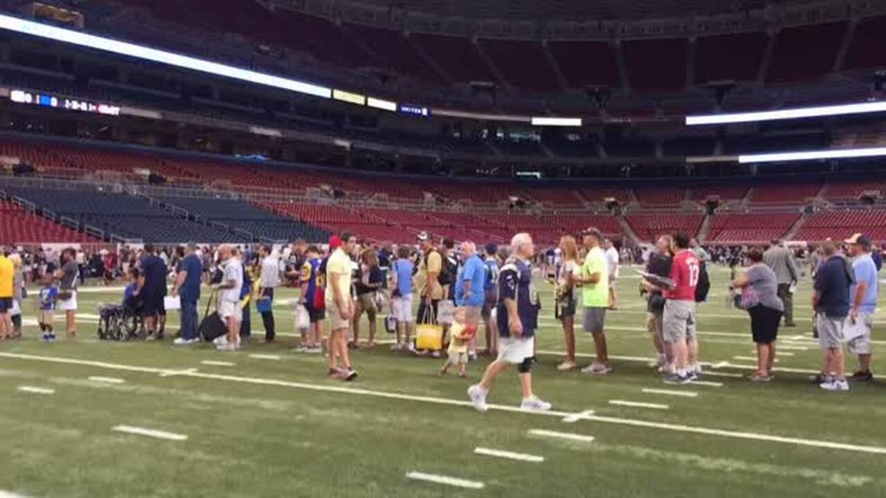 Legends of the Dome brings former Rams players to St. Louis for charity