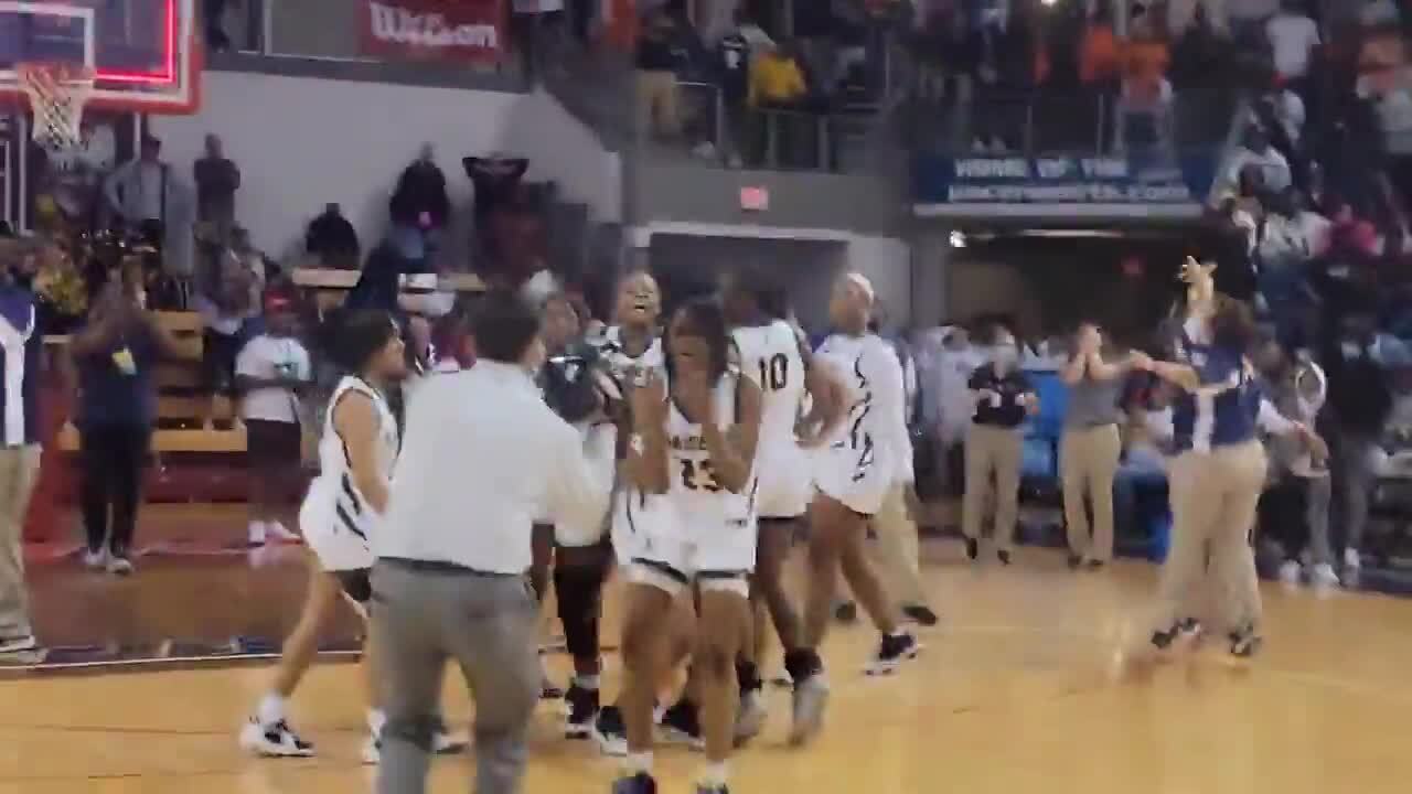 Watch: The final seconds of Keenan-Camden championship game