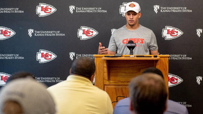 Mahomes on Chris Jones amid holdout: ‘He’s a vital part of this organization’