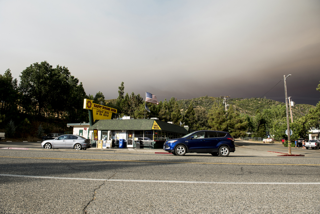 Residents fleeing Ferguson Fire hope for best, as fire grows to 4,000 acres