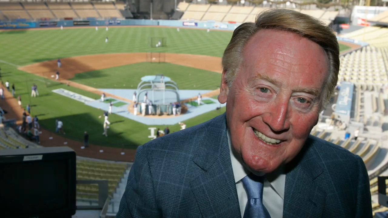 Estate of the late legendary Dodgers broadcaster Vin Scully lists in CA. Take a look