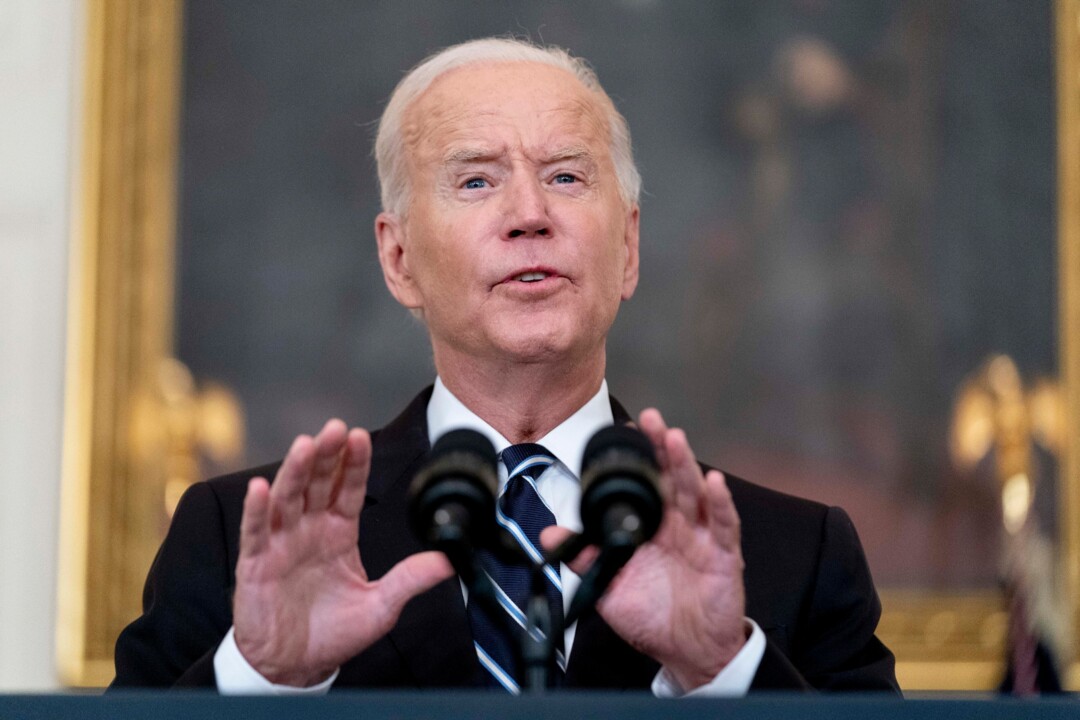 Biden presenta un plan de mandato de vacuna COVID para empresas con más de 100 empleados