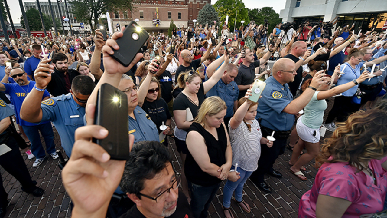 Deputies Theresa King and Patrick Rohrer remembered at candlelight ...