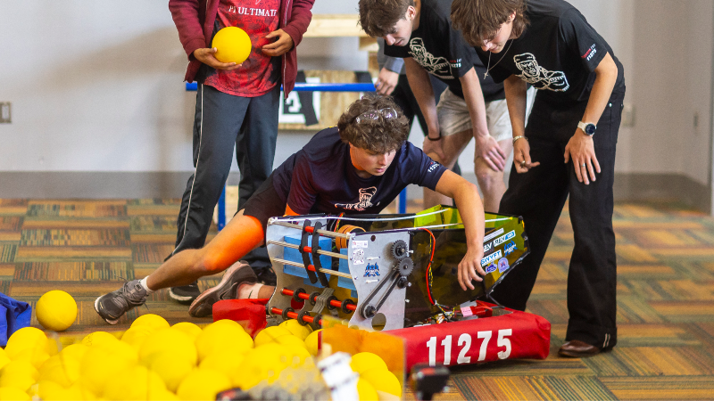 Slideshow: Run for the Robots international robotics competition