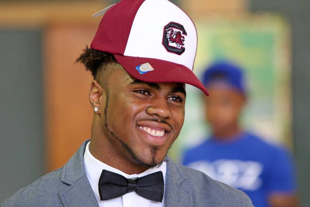 Gamecocks expect Jamyest Williams to contribute at several positions