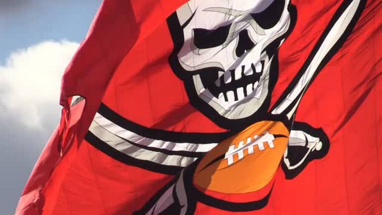 Clemson prepares for title game at Buccaneers practice facility