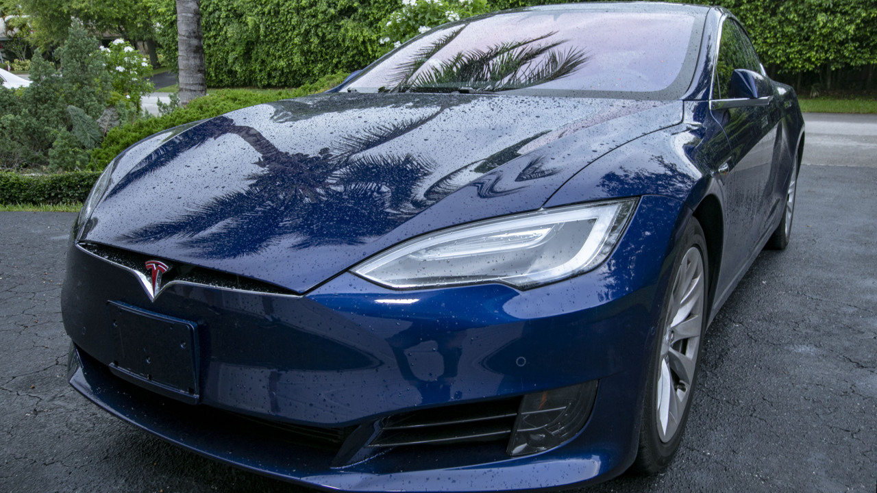 Tesla owner explains its driver- assist features