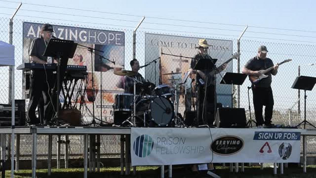 Chowchilla inmates celebrate Easter with Gospel, music