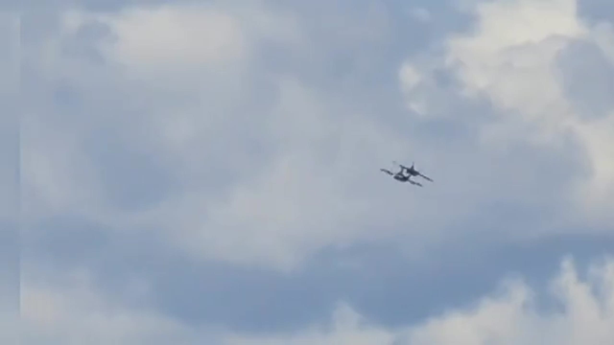 Four crew members eject from middair collision at Idaho air show