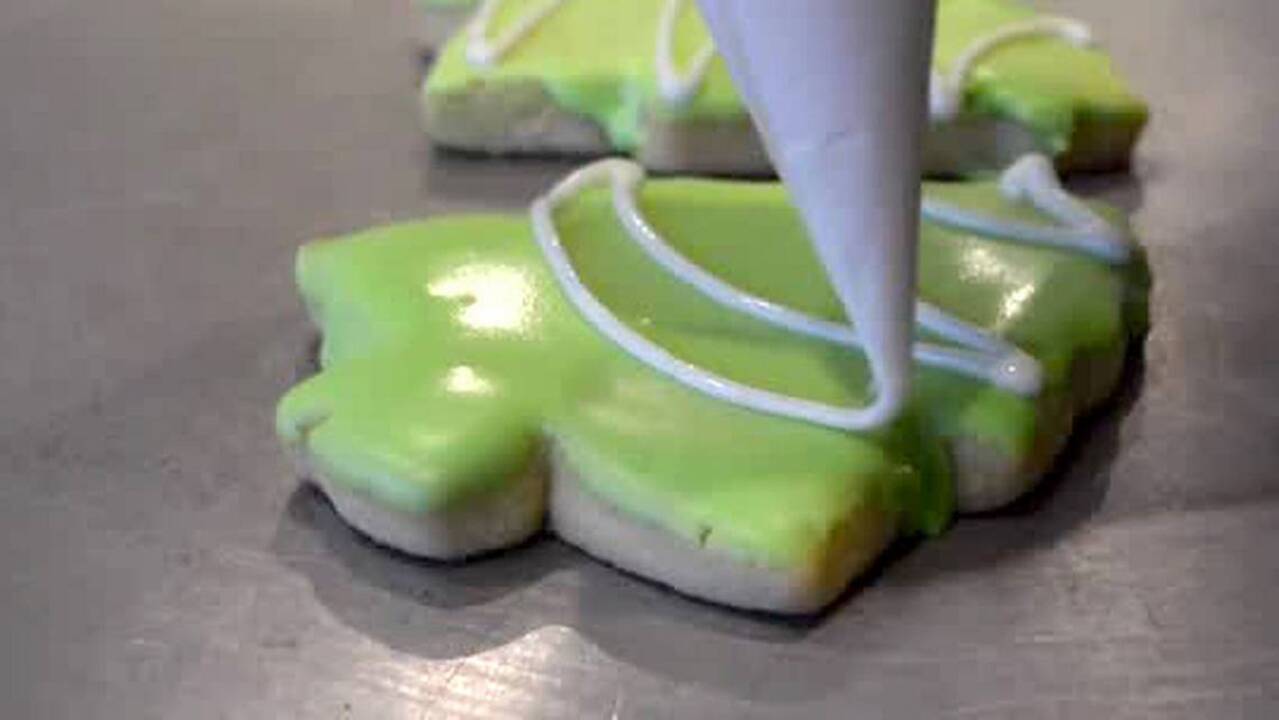 Christmas cookie frosting tips from a pro
