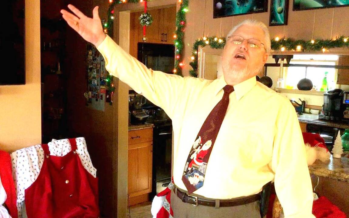 Beaufort’s famous Santa, retiring after 23 years, says farewell in style