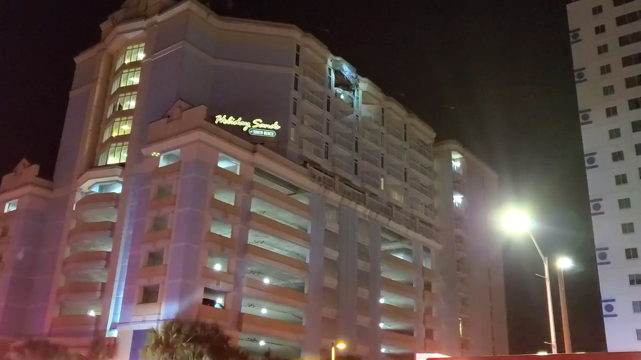 ‘There were flames billowing’: Fire damages Myrtle Beach Ocean Boulevard hotel