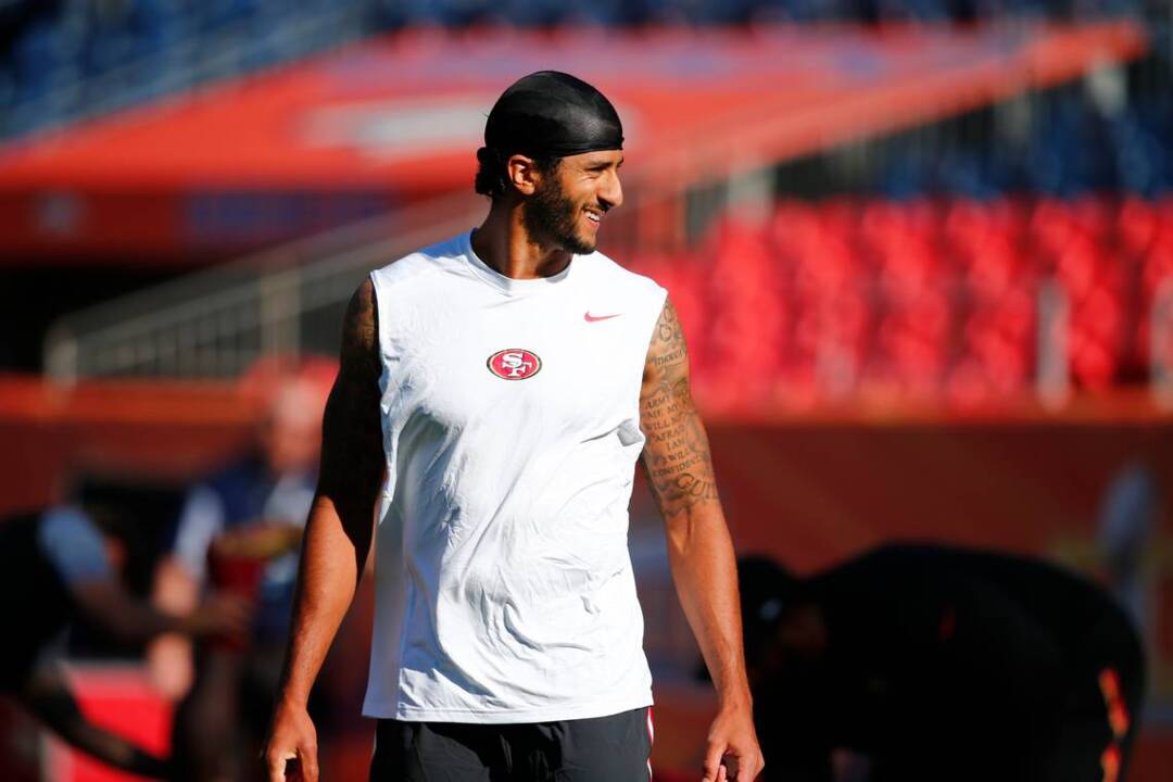 Kaepernick throwing again at 49ers practice