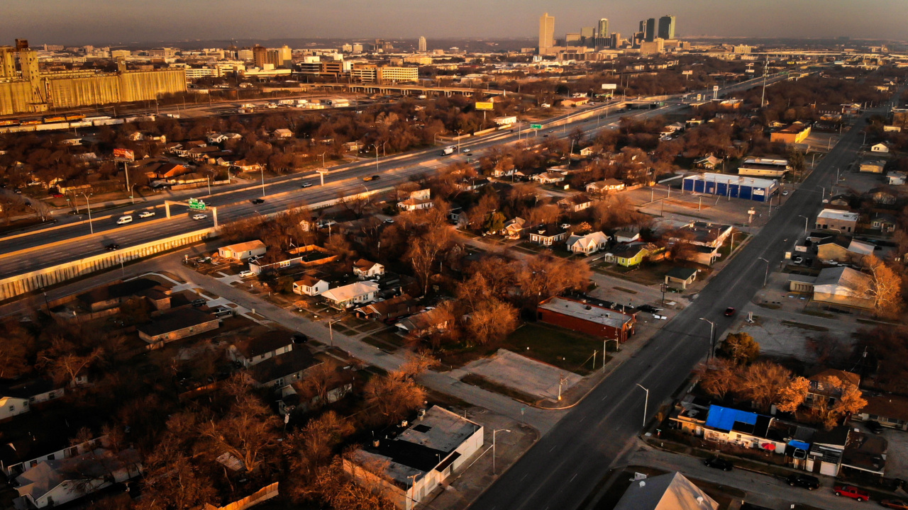 No doctors, no grocers, no help. Death comes early in these Fort Worth neighborhoods.